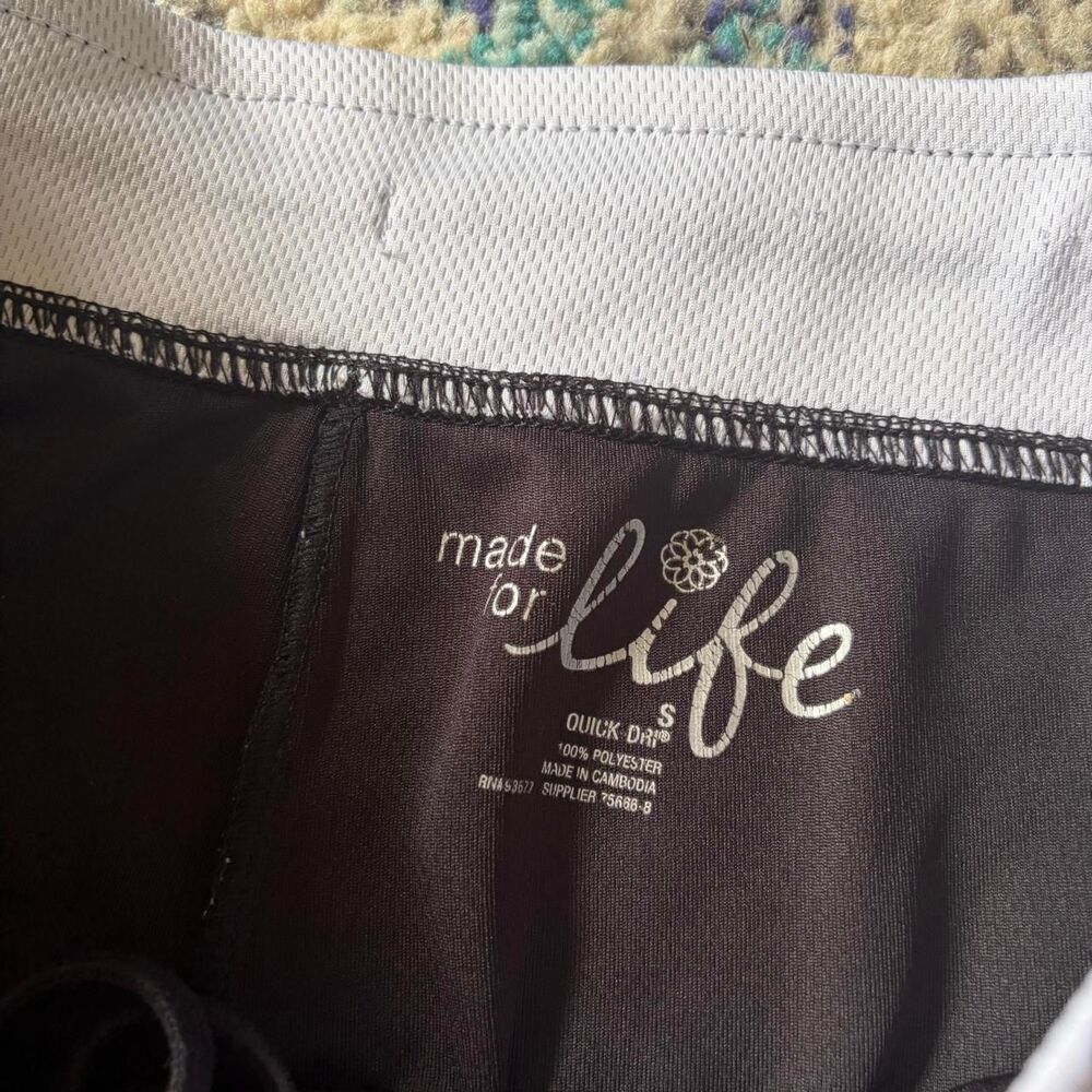 Made For Life Black Capri Athletic Pants White Side Stripe Small Y2K Sporty - Picture 3 of 6
